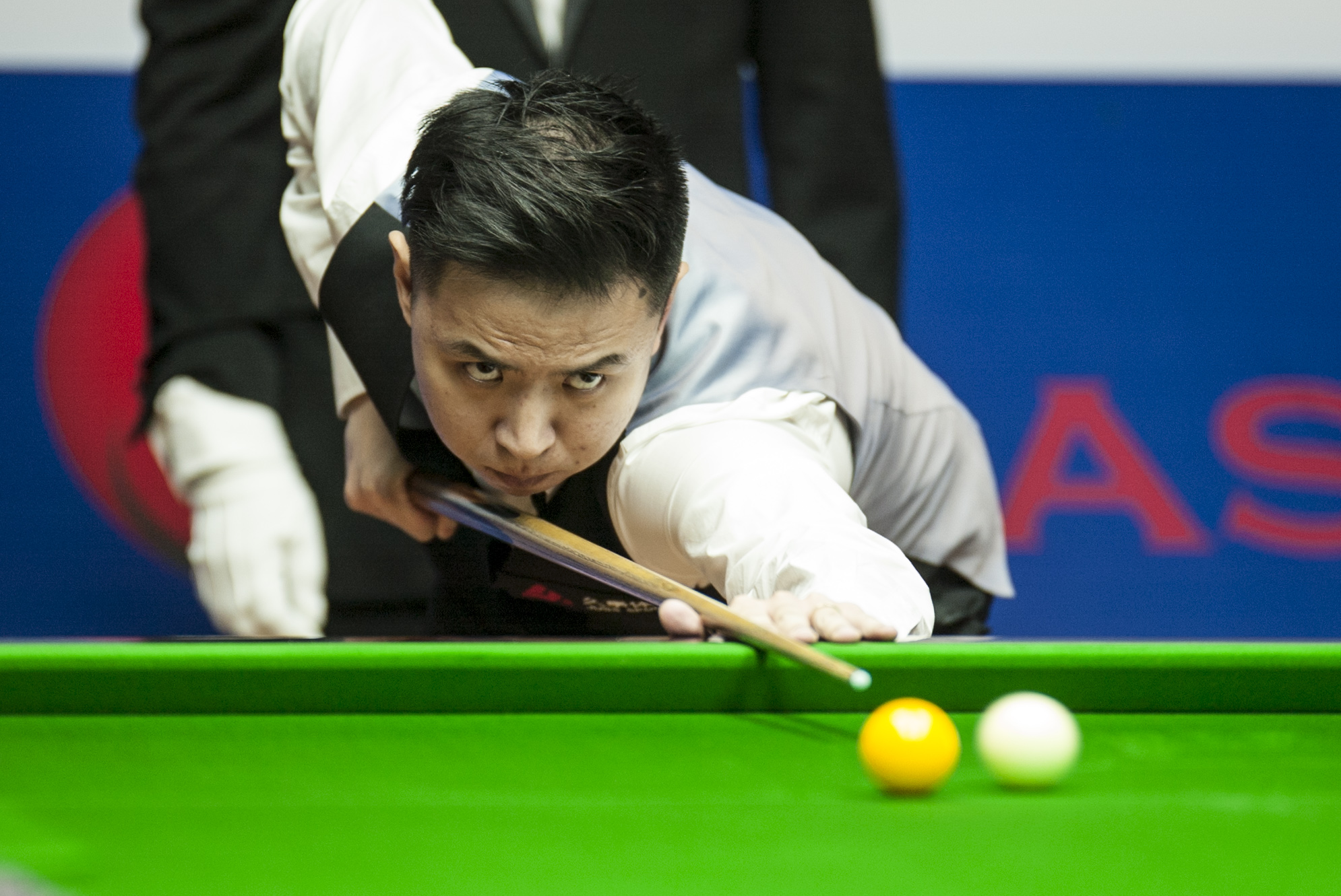 员们全力以 员们全力以