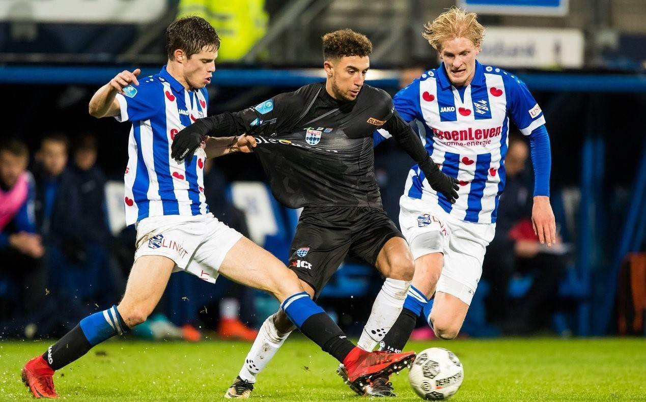 凭借他们一 凭借他们一